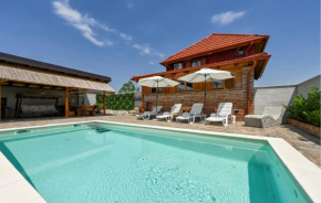 Amazing Home In Vinogradi Ludbreski With Sauna